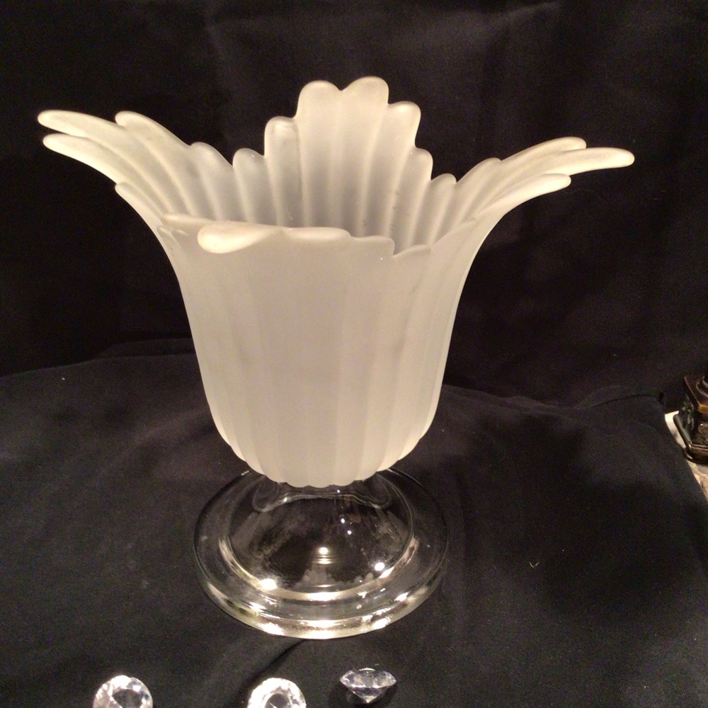 Frosted Studio Nova Tulip “Spring Bloom” Candle Holder Vase Candy Dish